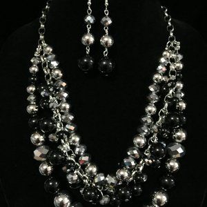 [FBUH] Fame NEW Zi Collection Necklace and Earrings Set